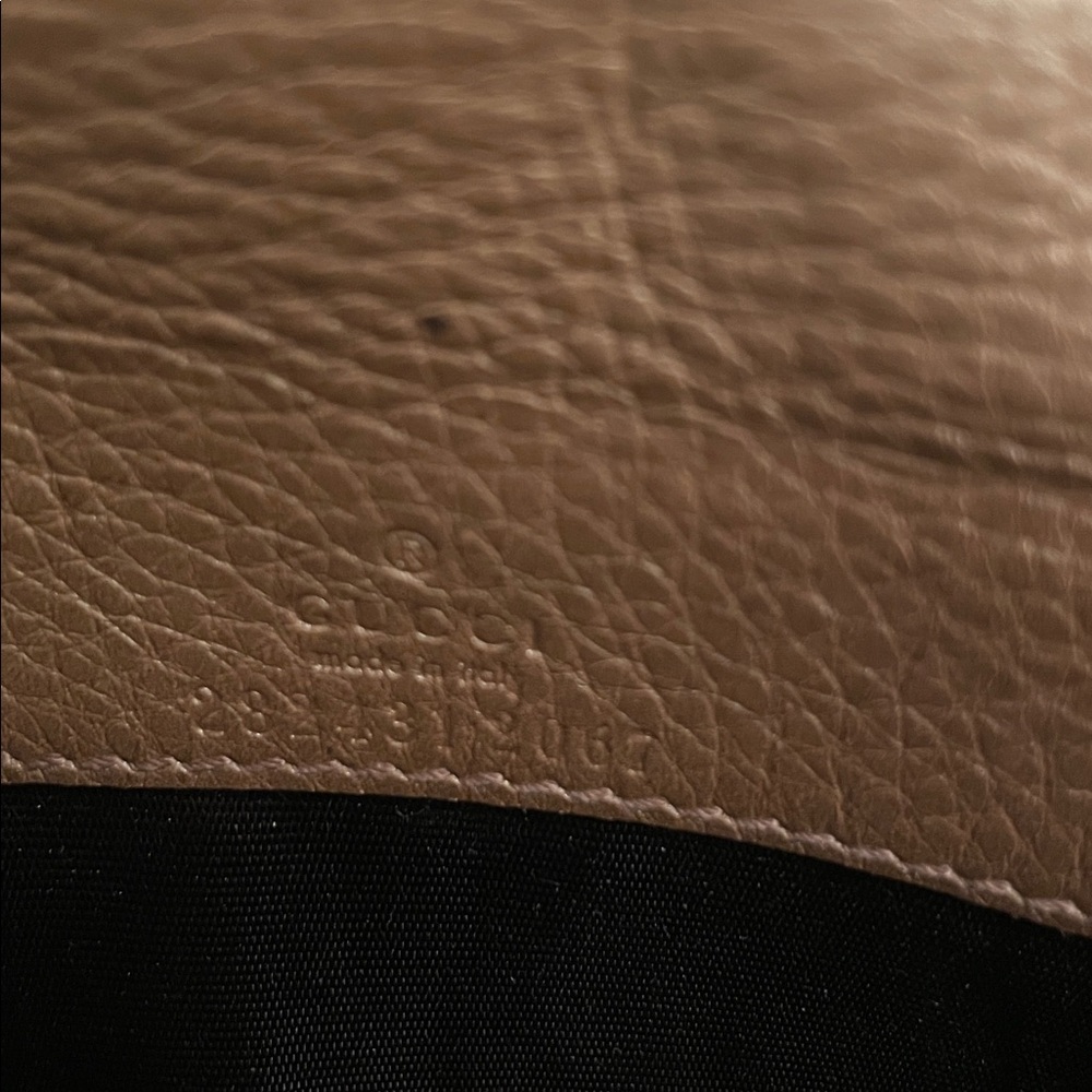 Gucci Gold Leather Women's Wallet - Picture 10 of 11
